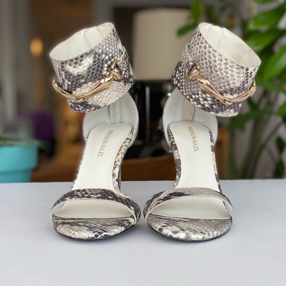 Obsession Rules Ankle Strap Sandals 7 M